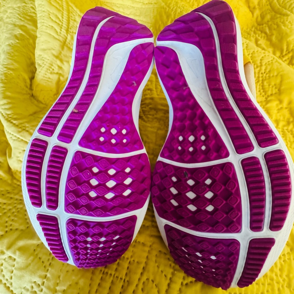 NIKE Pegasus Flyease Women's Cream, Fuschia Athletic Sneaker Shoes Sz 8 Velcro - Picture 12 of 15